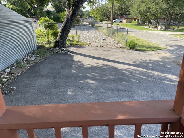 Image 34 of 52 For 113 Creekview