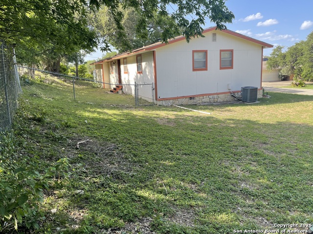 Image 39 of 52 For 113 Creekview