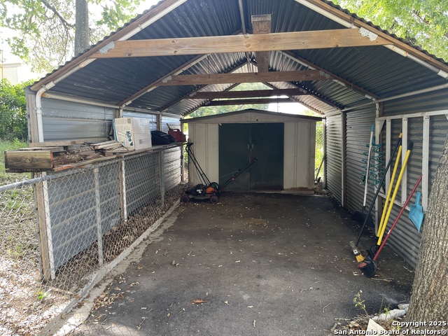 Image 40 of 52 For 113 Creekview