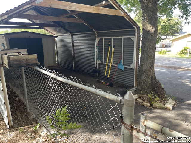 Image 41 of 52 For 113 Creekview