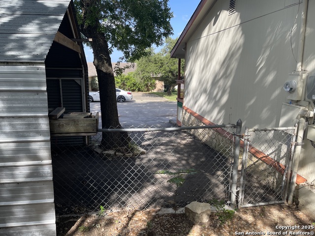 Image 42 of 52 For 113 Creekview