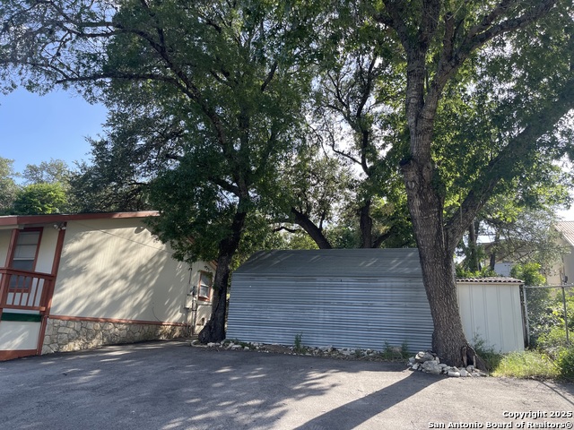 Image 50 of 52 For 113 Creekview