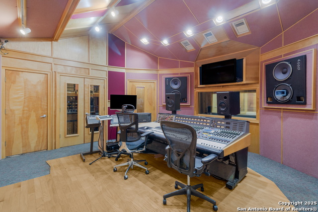 Listing photo id 36 for 25802 Hazy Hollow