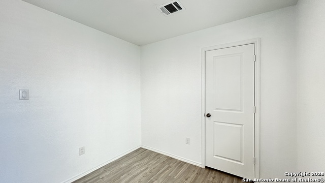 Image 17 of 23 For 8155 Nube Medina