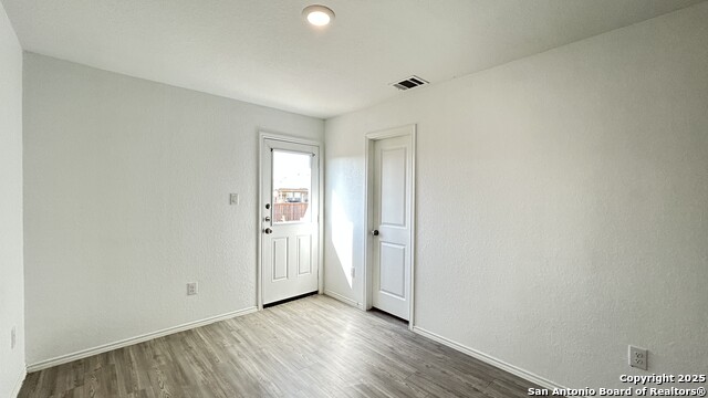 Image 18 of 23 For 8155 Nube Medina