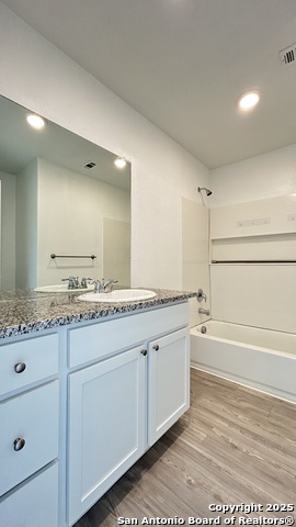 Image 21 of 23 For 8155 Nube Medina