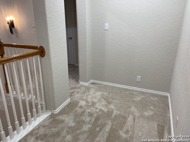 Image 32 of 49 For 1711 Winding View