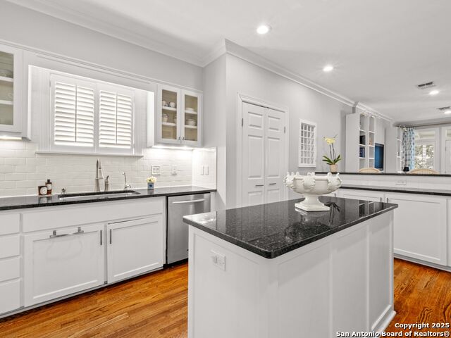 Image 15 of 32 For 351 Rosemary Avenue