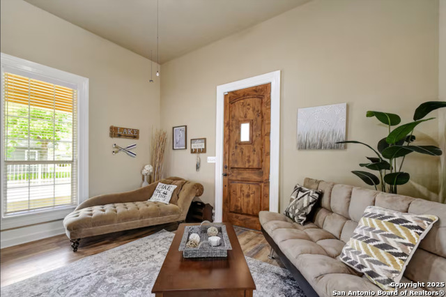 Image 3 of 19 For 1246 Waverly
