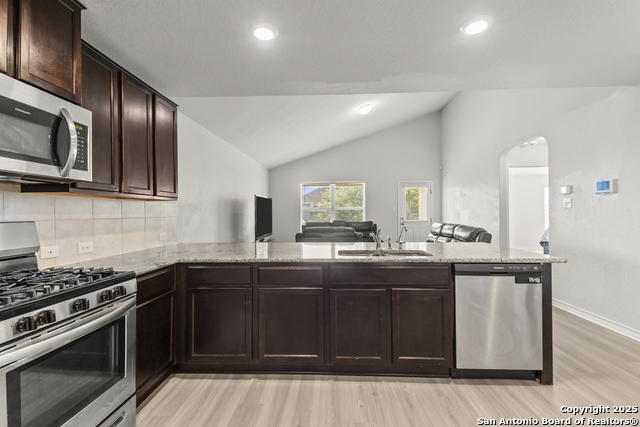 Listing photo id 9 for 9320 Cord Grass