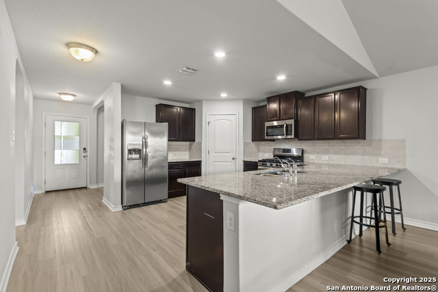 Listing photo id 11 for 9320 Cord Grass