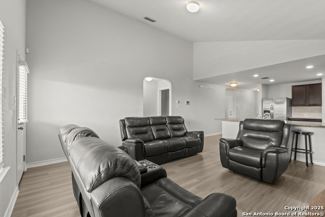 Listing photo id 14 for 9320 Cord Grass