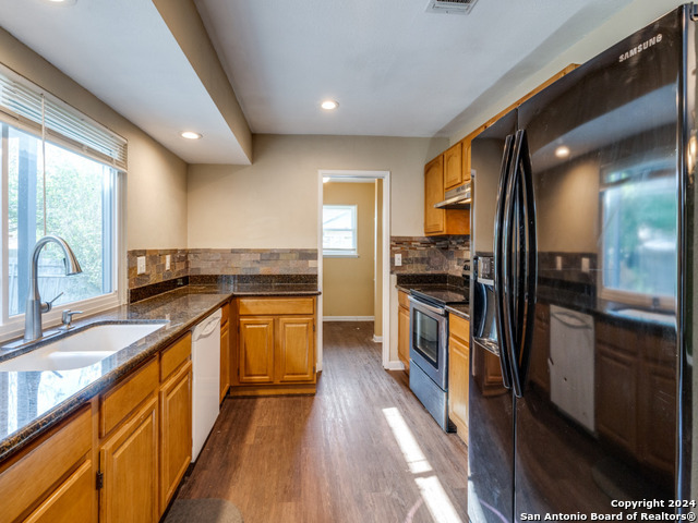 Image 14 of 38 For 5830 Freemans Farm St