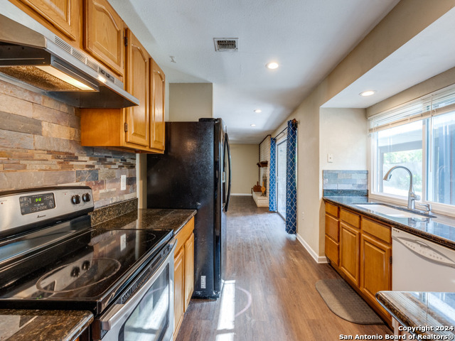 Image 16 of 38 For 5830 Freemans Farm St