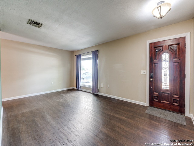 Image 5 of 38 For 5830 Freemans Farm St