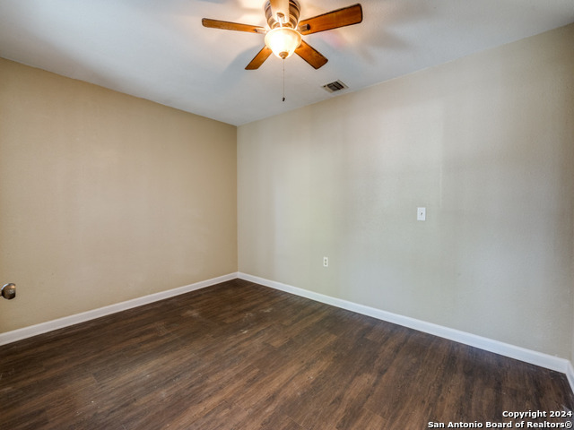 Image 7 of 38 For 5830 Freemans Farm St