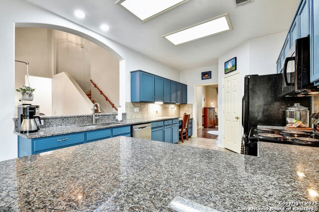 Image 11 of 35 For 24738 Crescent Path