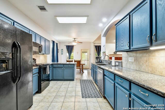 Image 12 of 35 For 24738 Crescent Path