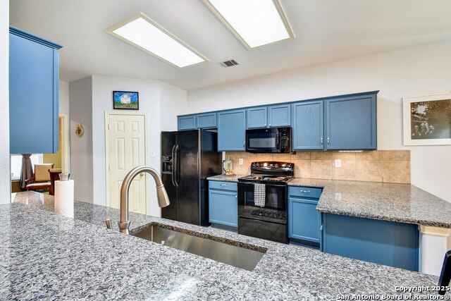 Image 15 of 35 For 24738 Crescent Path