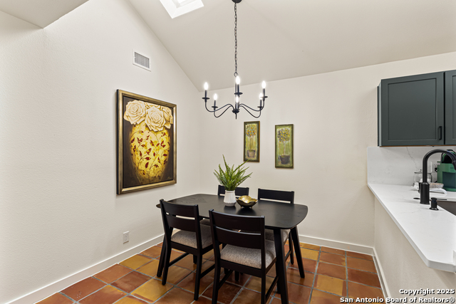 Image 10 of 17 For 5702 Spring Sunshine