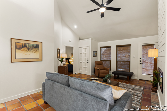 Image 5 of 17 For 5702 Spring Sunshine