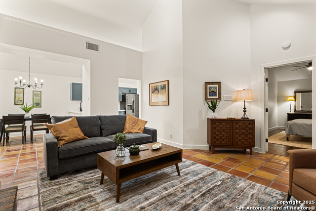 Image 6 of 17 For 5702 Spring Sunshine