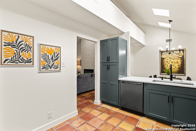 Image 8 of 17 For 5702 Spring Sunshine