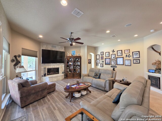 Image 17 of 48 For 10206 Kopplin Rd.