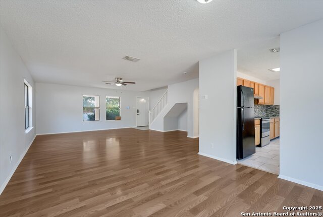 Image 6 of 33 For 7323 Belmede