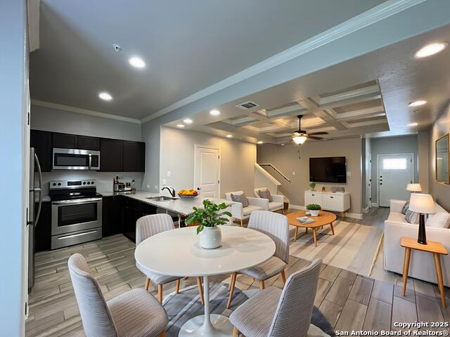 Image 3 of 39 For 6419 Melanzane Ave 3