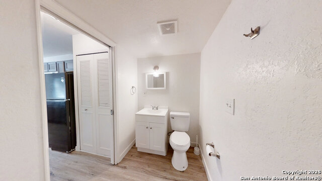 Image 21 of 44 For 7041 Glen Mist