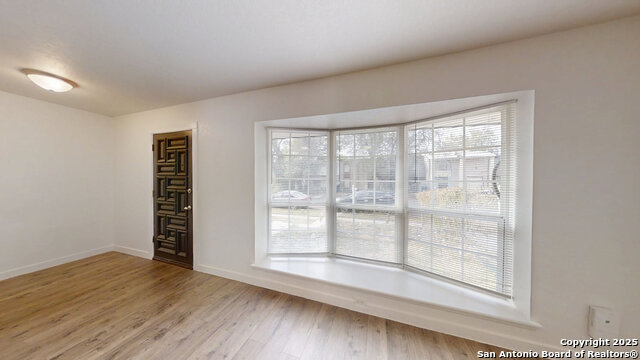 Image 23 of 44 For 7041 Glen Mist