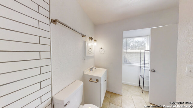 Image 29 of 44 For 7041 Glen Mist