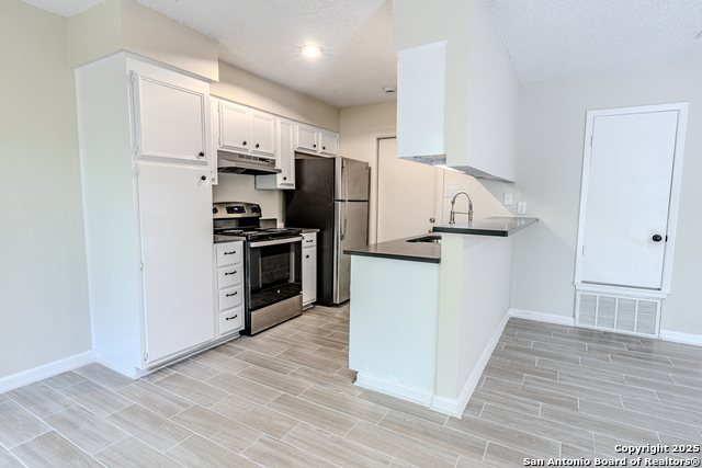 Image 4 of 16 For 6913 Forest Meadow