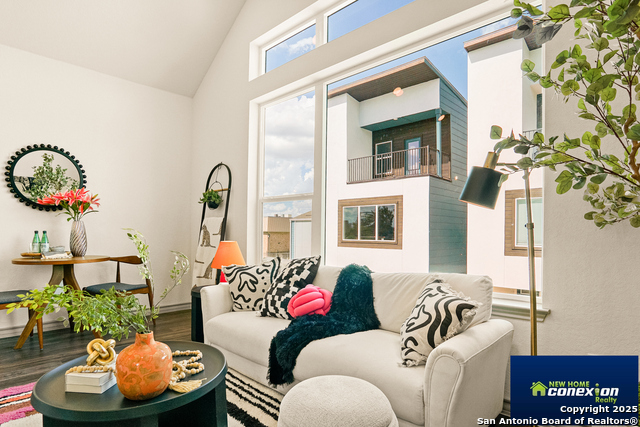 Image 10 of 35 For 310 W Evergreen St #111