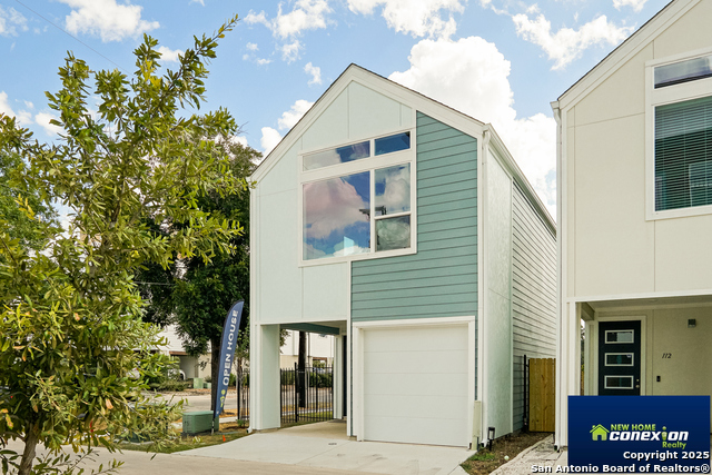 Image 2 of 35 For 310 W Evergreen St #111