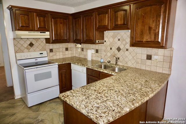 Image 17 of 37 For 2434 Field Wood