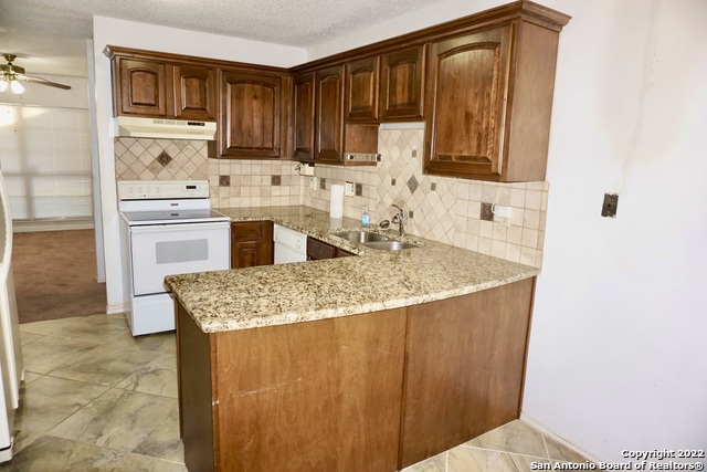 Image 18 of 37 For 2434 Field Wood