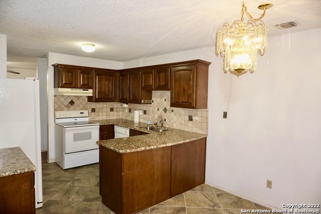 Image 20 of 37 For 2434 Field Wood