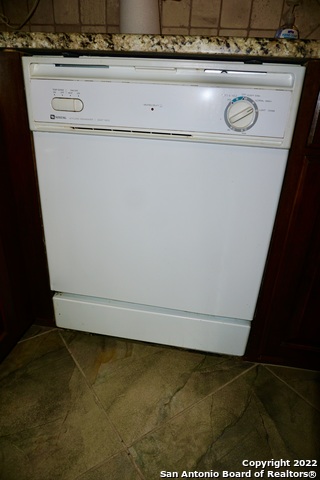 Image 22 of 37 For 2434 Field Wood