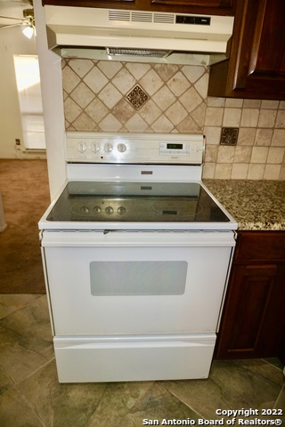 Image 28 of 37 For 2434 Field Wood