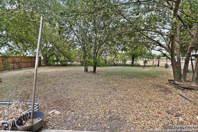 Image 18 of 21 For 10922 Wayward Dr