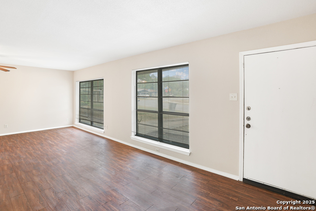 Image 5 of 21 For 10922 Wayward Dr