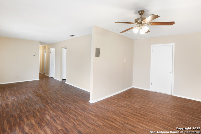 Image 8 of 21 For 10922 Wayward Dr