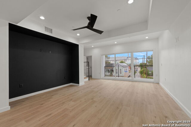 Image 17 of 39 For 308 Mesquite St S 103