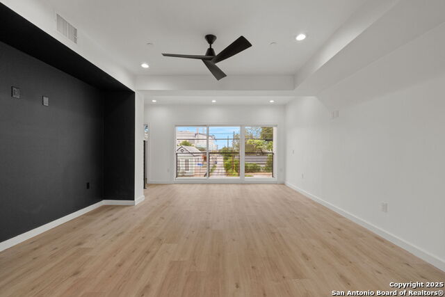 Image 18 of 39 For 308 Mesquite St S 103