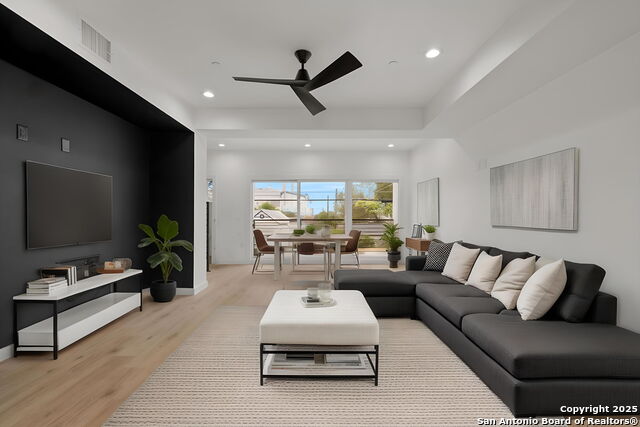 Image 19 of 39 For 308 Mesquite St S 103