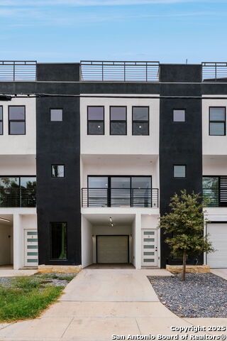 Image 3 of 39 For 308 Mesquite St S 103