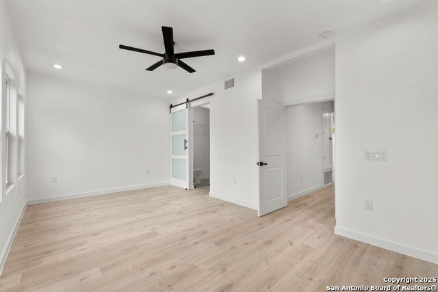 Image 30 of 39 For 308 Mesquite St S 103