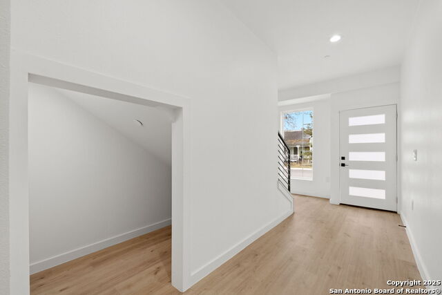 Image 5 of 39 For 308 Mesquite St S 103